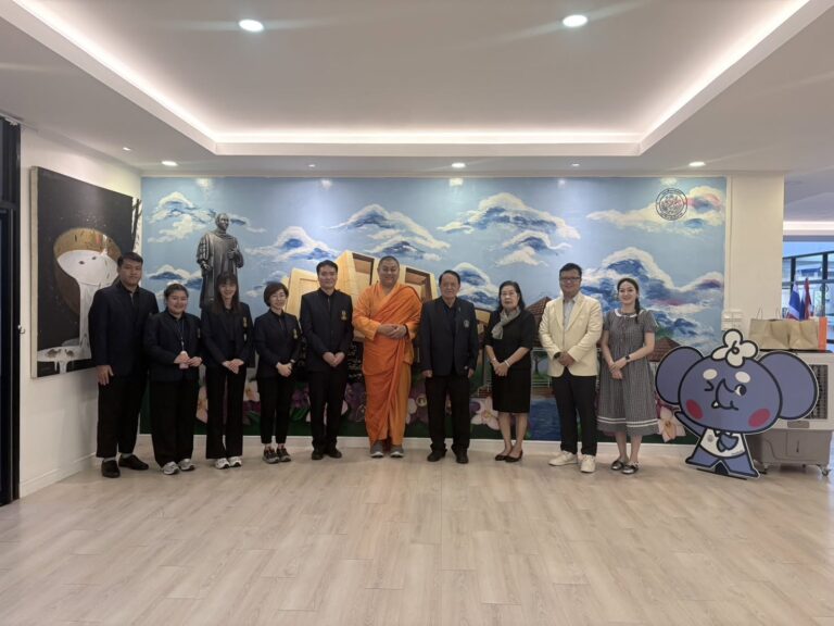 รร.มังกรกมลาวาสวิทยาลัย เข้าเยี่ยมคารวะผู้บริหารคณะศึกษาศาสตร์ ม.ศิลปากร หารือร่าง MOU พัฒนาวิชาการและการจัดการเรียนรู้