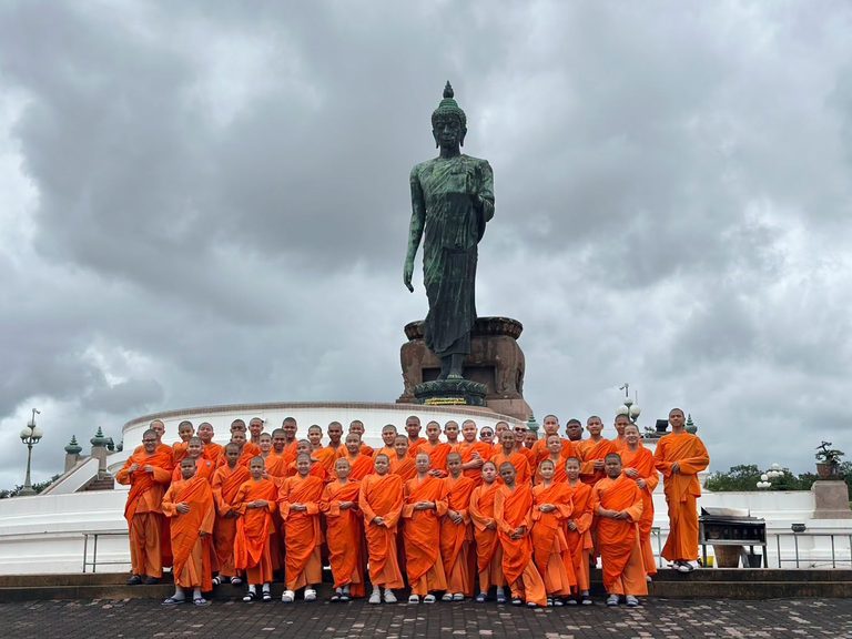 สามเณรนักเรียนโรงเรียนมังกรกมลาวาสวิทยาลัย จำนวน ๕๐ รูป เข้าร่วมกิจกรรมฟังเทศน์มหาชาติเฉลิมพระเกียรติ สมเด็จพระอริยวงศาคตญาณ สมเด็จพระสังฆราช สกลมหาสังฆปริณายก ณ หอประชุมพุทธมณฑล